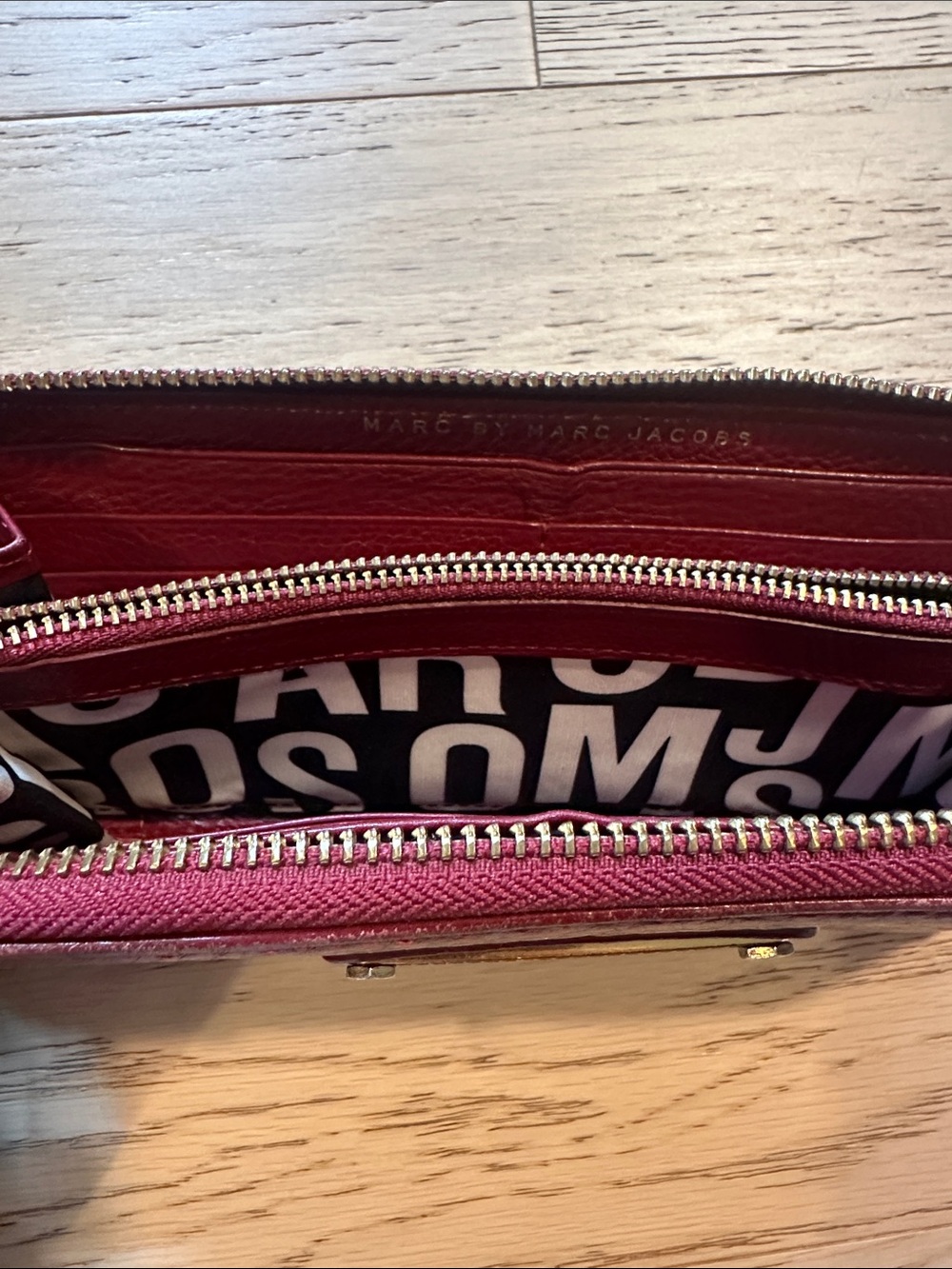 Marc by Marc Jacobs Wallet - Picture 5 of 9